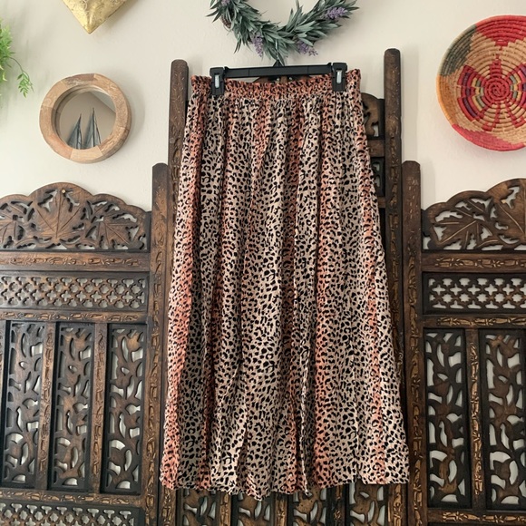 Impressions Leopard Midi Skirt - Picture 1 of 3